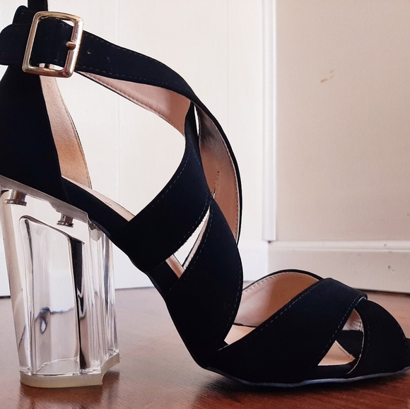 Black Heels by Qupid - Picture 4 of 5